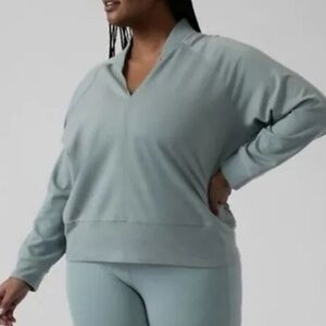 Athleta Eastbound Sweatshirt Woman's Sz 1X Minimalistic Grey / Muted Aqua
